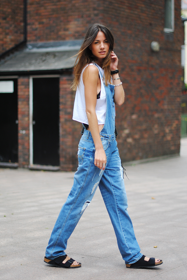 overall-denim-jeans-90s-trend-london-celine-inspiration-sandals-birkenstock